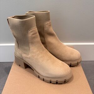Women's Tan Chelsea Boots